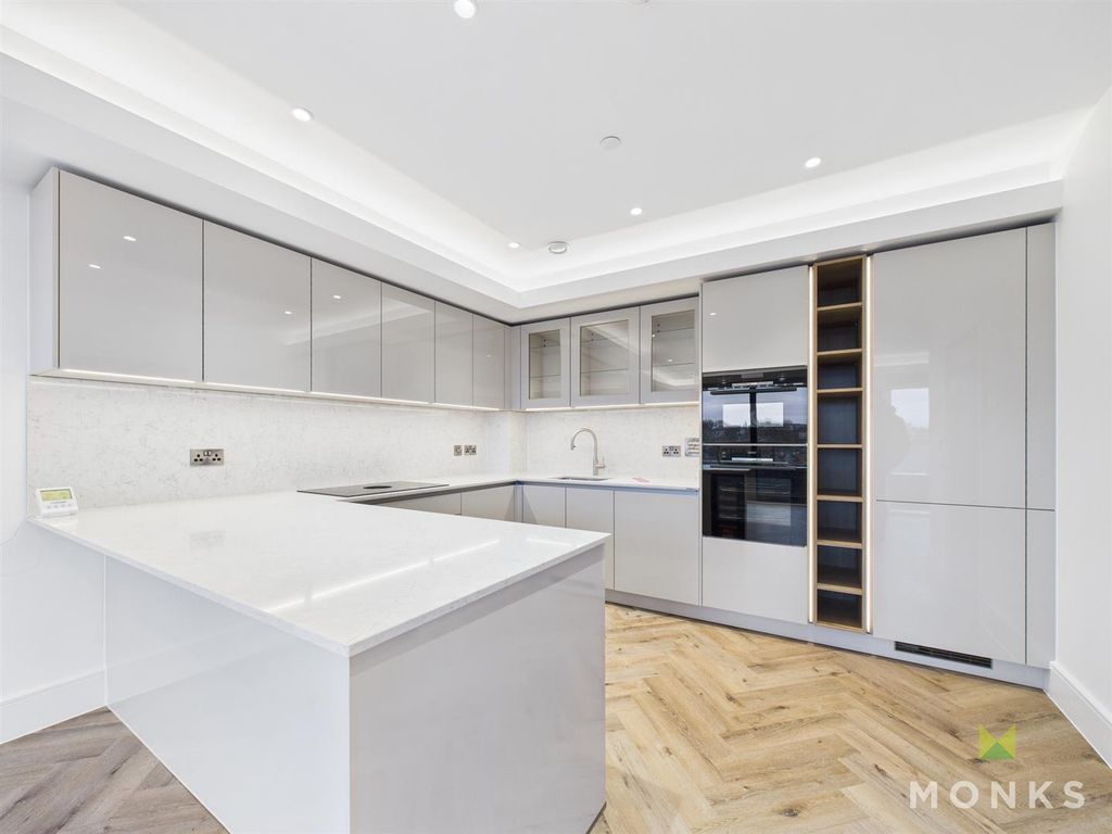 Additional image 4 of 2 bed flat for sale36 The Penthouse, Old Coleham Court, Shrewsbury SY3