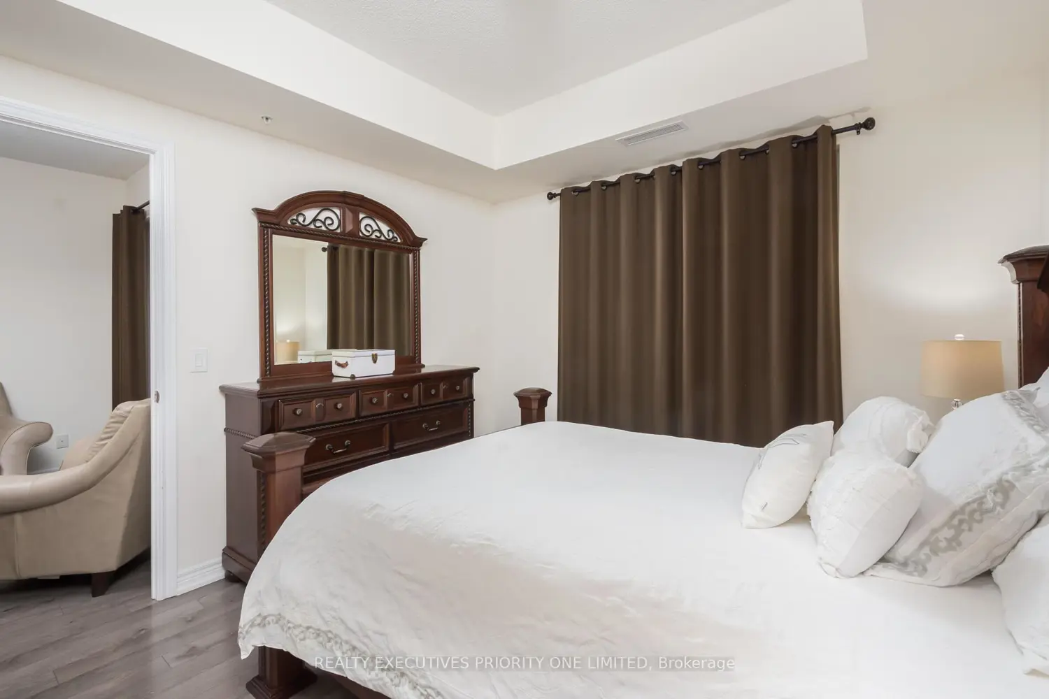 Additional image 8 of 9255 Jane Street 614