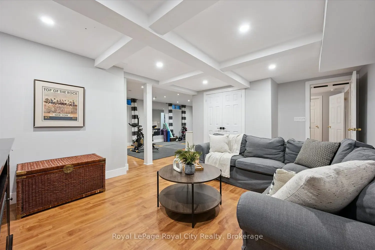 Additional image 16 of 60 Hands Drive