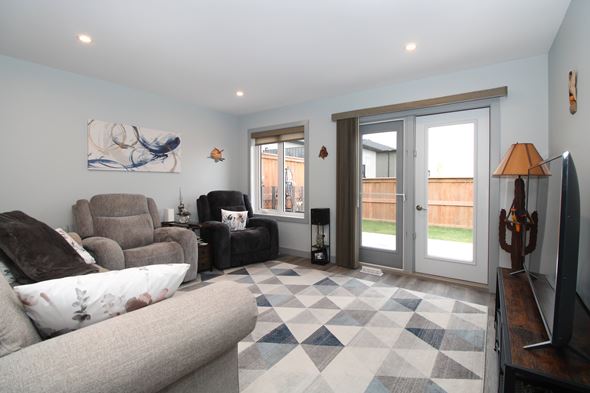 1-20 Rendezvous Drive, Ile Des Chenes, MB, R0A 0T0