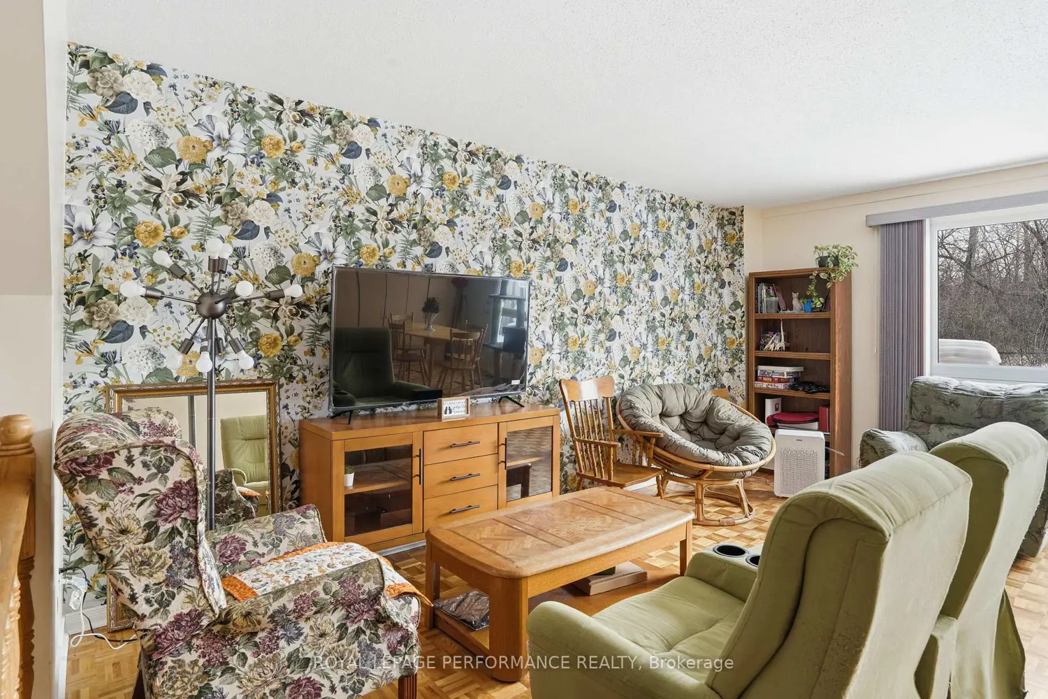 Additional image 6 of 249 Romulus Private 94