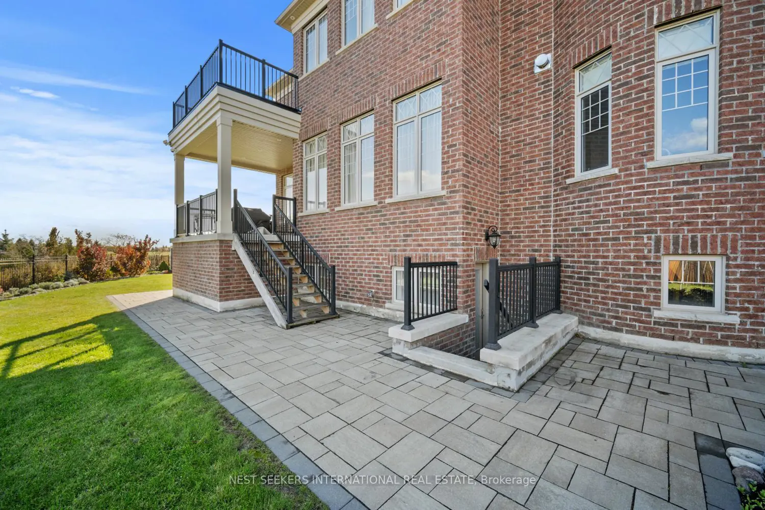 Additional image 18 of 12 Albert Hill Court