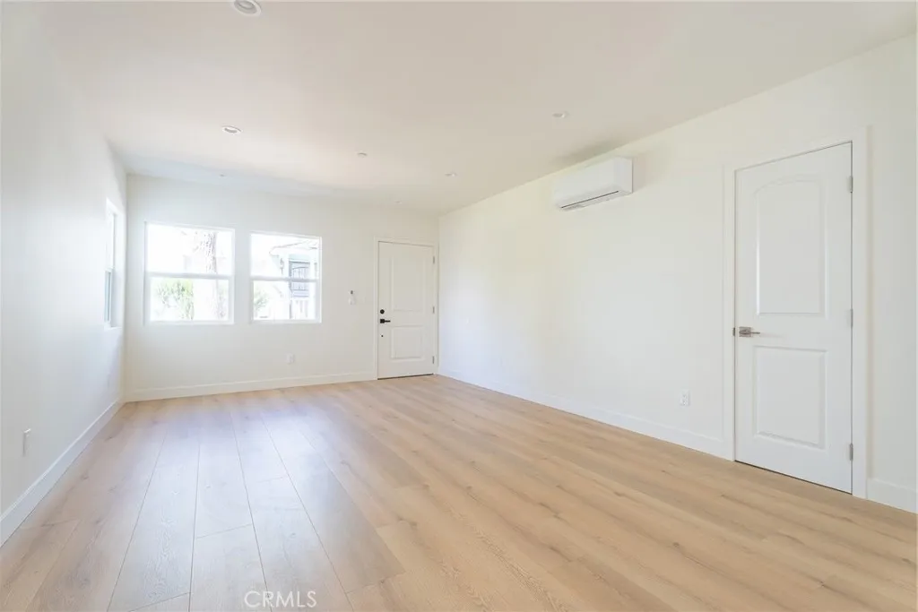 Additional image 44 of 1065 E Spazier Ave Unit 102, Burbank, CA 91502