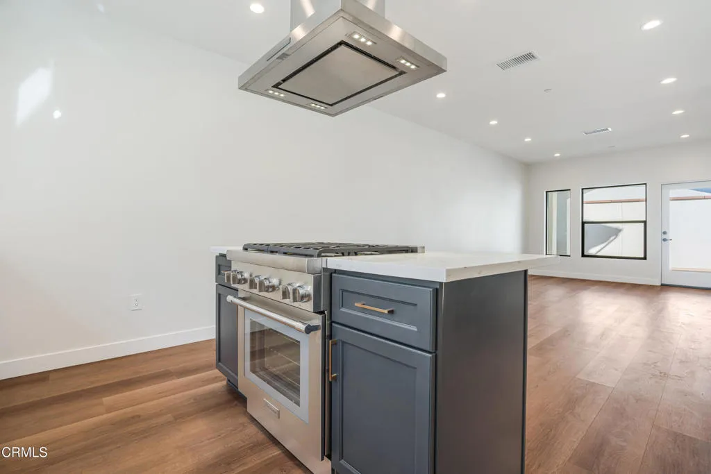 Additional image 20 of 136 N Oakview Drive Unit 102, Thousand Oaks, CA 91362