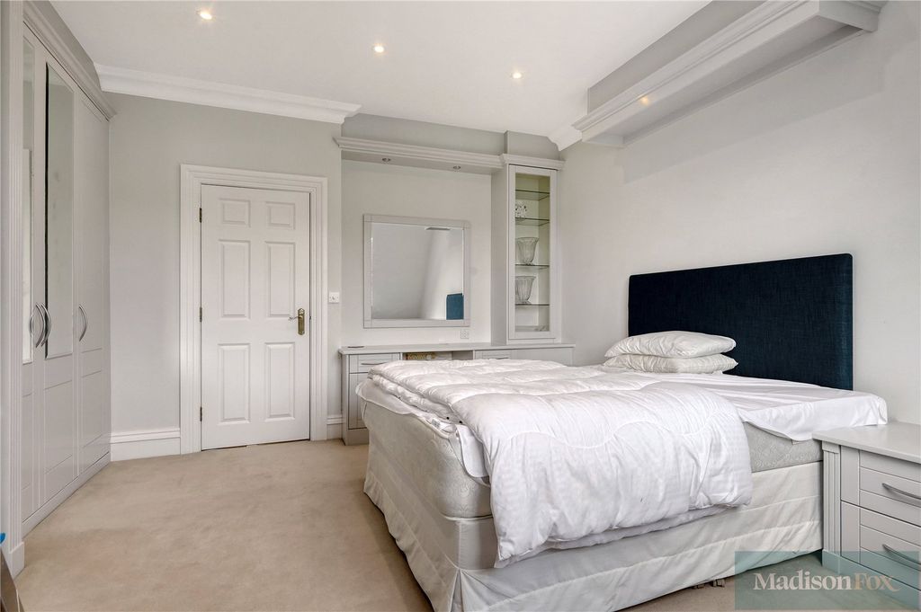 Additional image 31 of 4 bed flat for saleClaybury Hall, Regents Drive, Woodford Green IG8