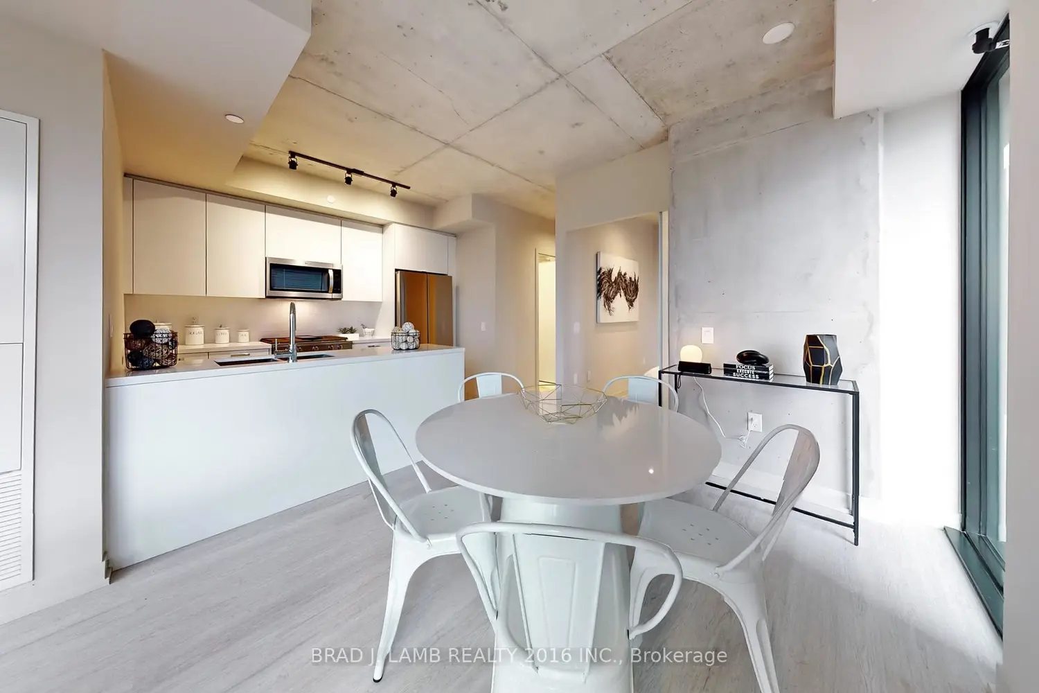 Additional image 2 of 195 Mccaul Street 518