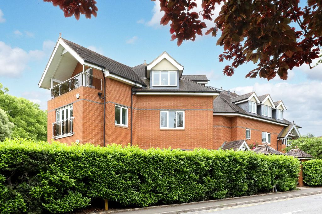 Additional image 13 of 2 bed flat for saleGrove Road, Beaconsfield, Buckinghamshire HP9