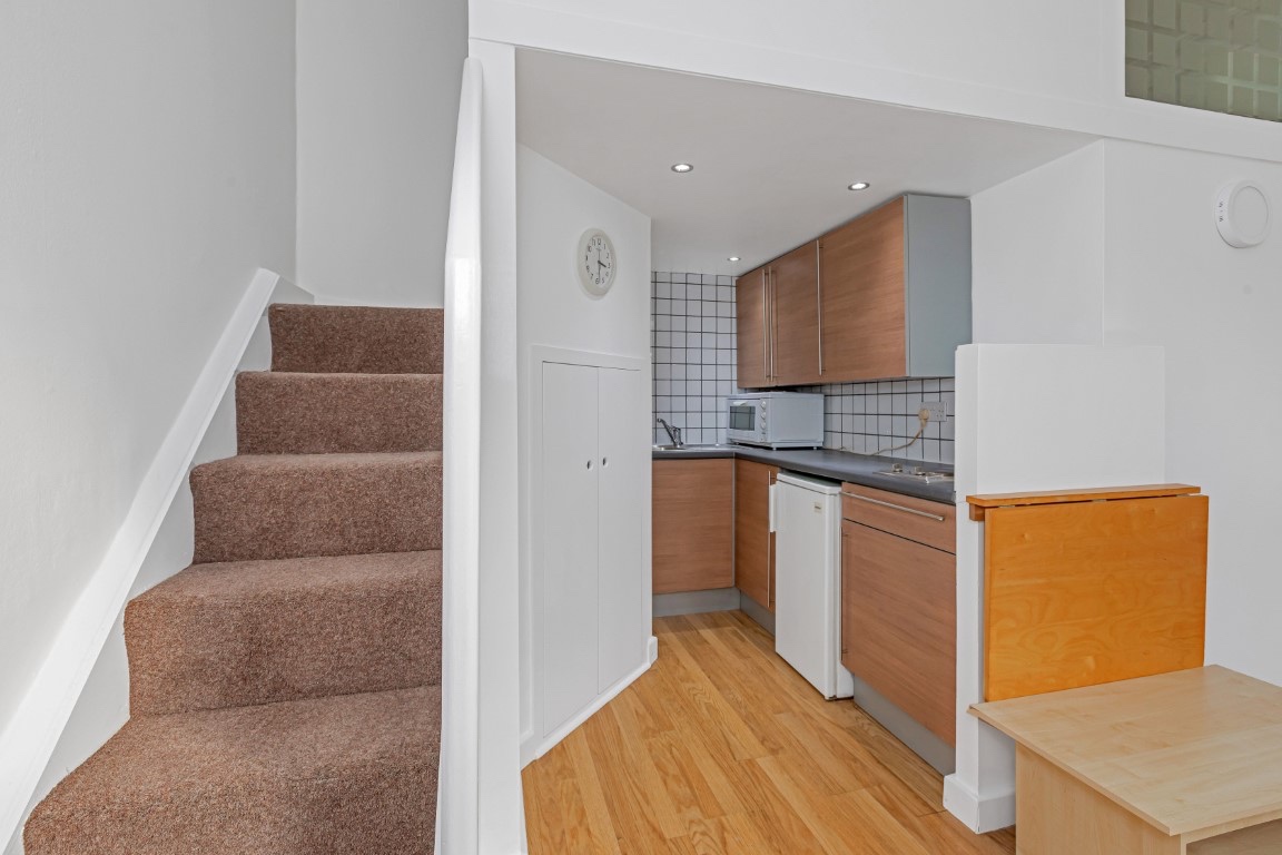 Additional image 5 of Studio Flat, Fitzjohns Avenue, NW3, N1 7GU