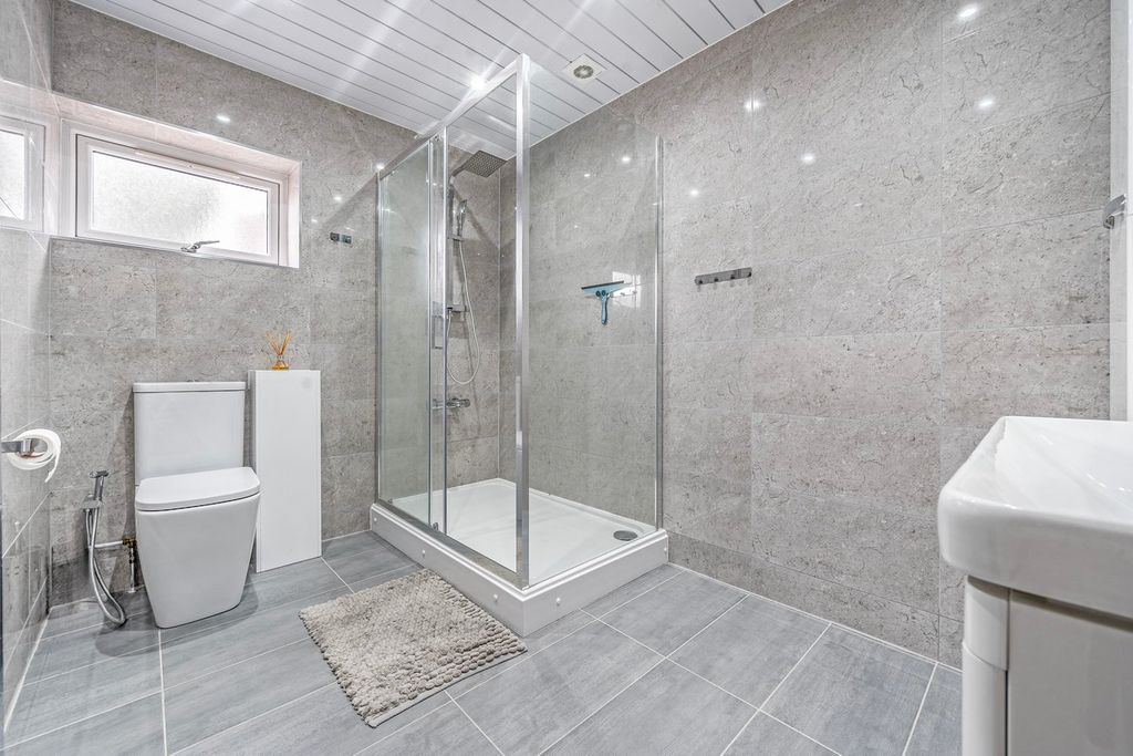 Additional image 12 of 8 bed detached house for saleGreen End Road, Kempston, Bedford MK43