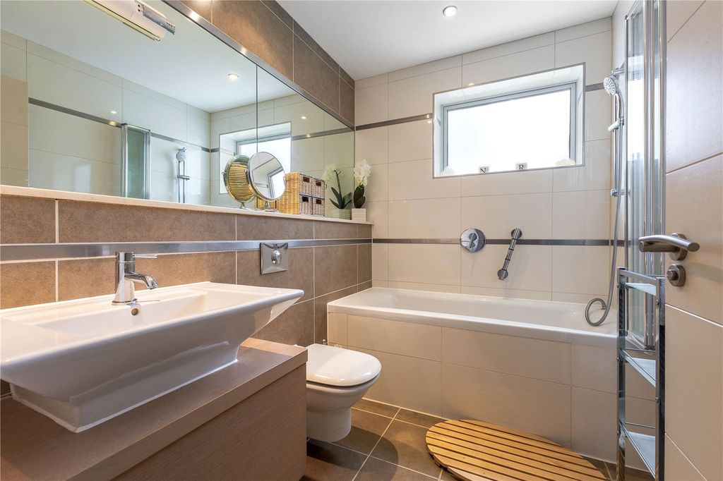 Additional image 14 of 3 bed flat for saleWesthaven, 1 Western Road, Canford Cliffs, Poole BH13