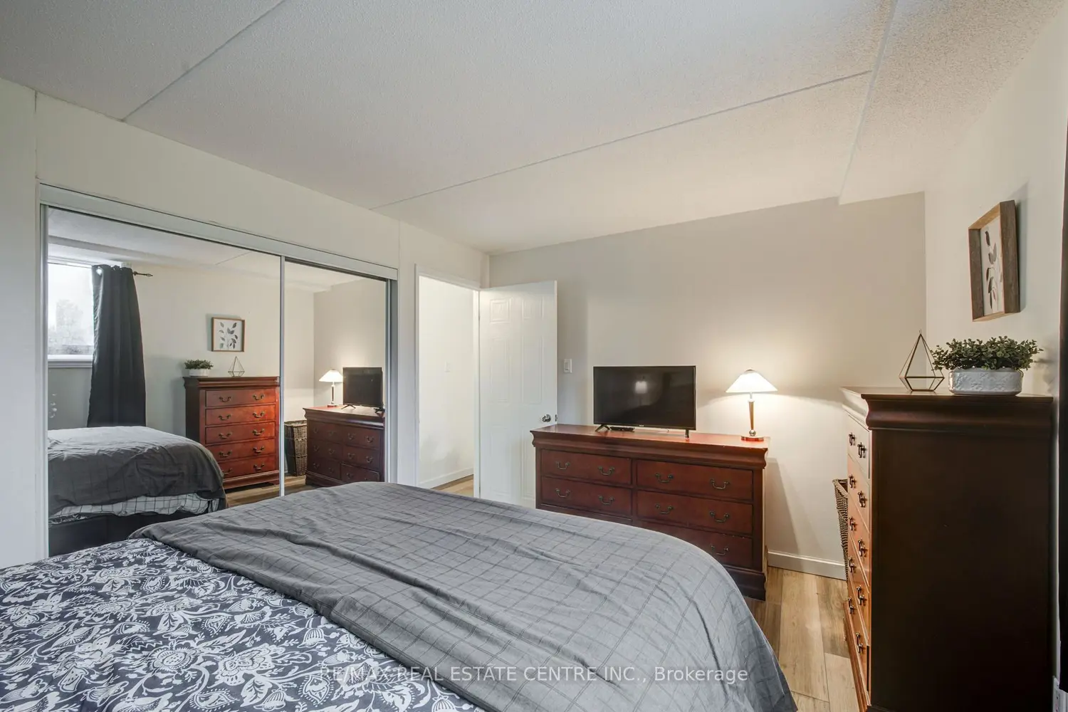 Additional image 13 of 50 Campbell Court 304