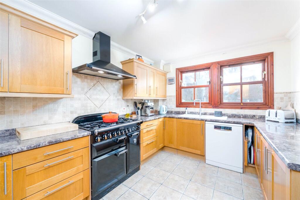 Additional image 8 of Parkdale, Broombank Terrace, Braemar, AB35