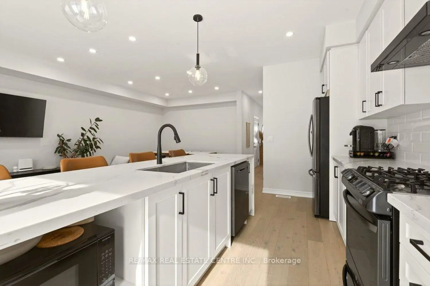 Additional image 6 of 74 Bobolink Road