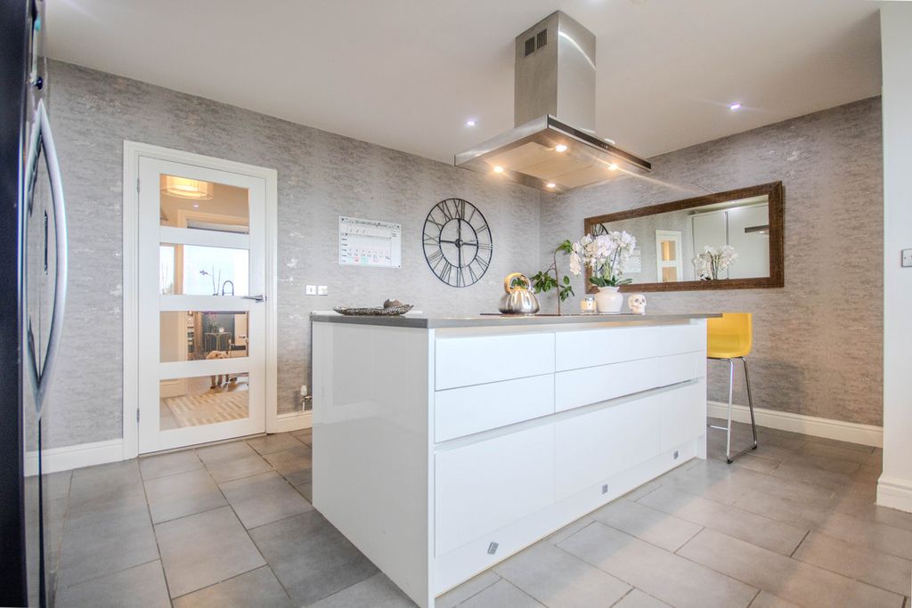 Additional image 9 of 6 bed detached house for saleClos Maes Mawr, Caerphilly CF83