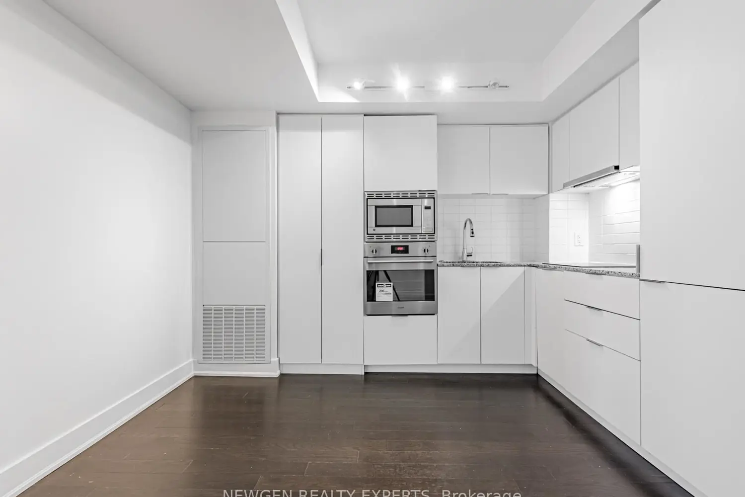 Additional image 9 of 955 Bay Street 208