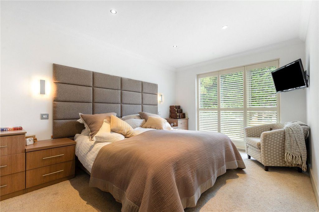 Additional image 10 of 3 bed flat for saleWesthaven, 1 Western Road, Canford Cliffs, Poole BH13