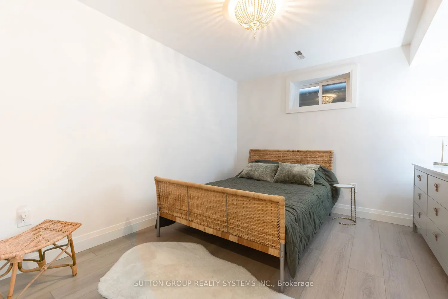 Additional image 17 of 1135 Manor Road