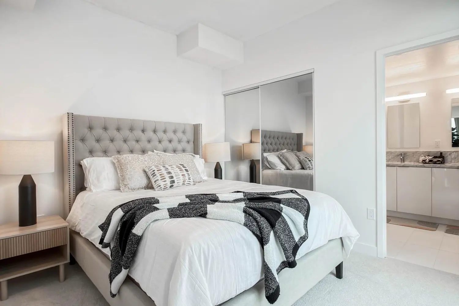 Additional image 10 of 238 Simcoe Street 3709