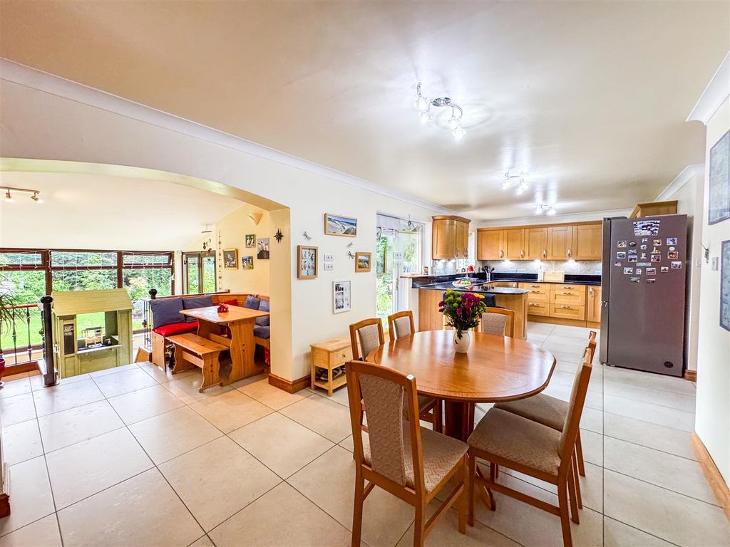 Additional image 7 of 6 bed detached house for saleBaird Gardens, Strathaven ML10
