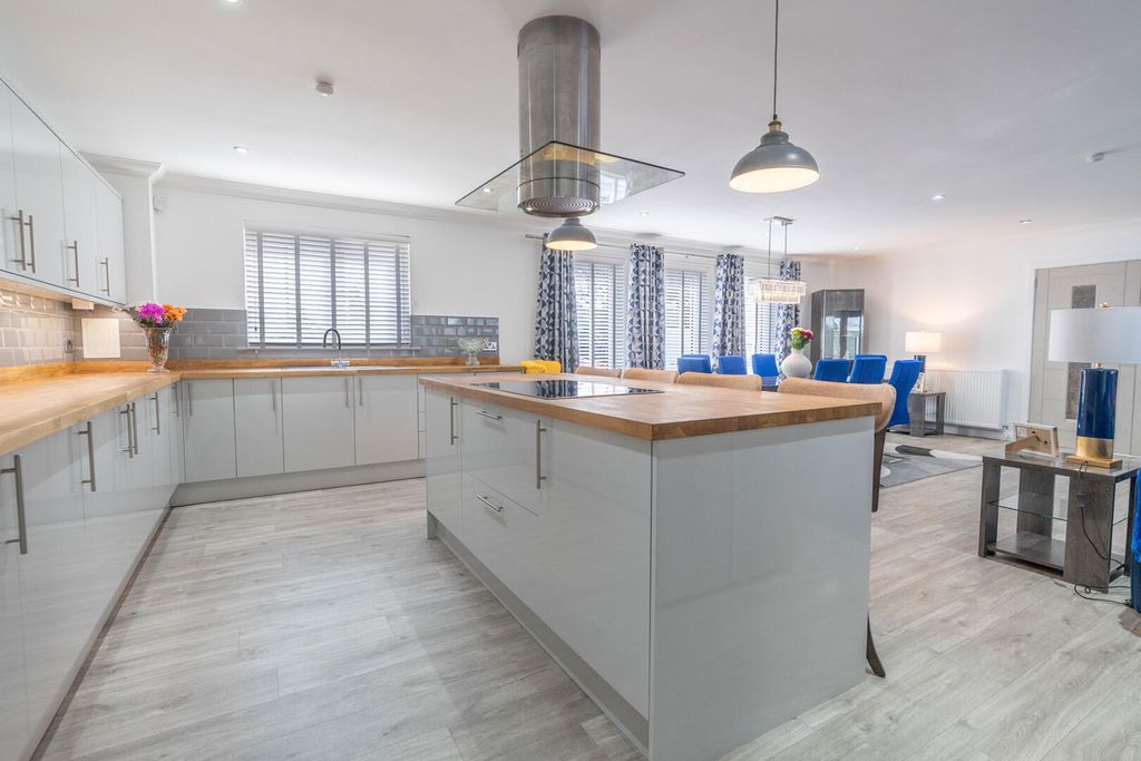 Additional image 9 of 4 bed detached bungalow for saleKarlix Cottage, Auchenheath, Lanark ML11