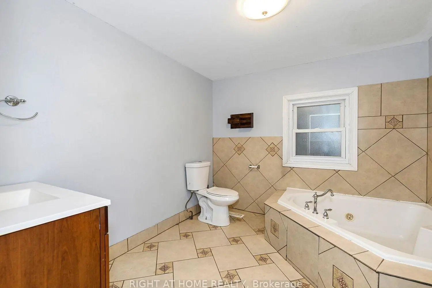 Additional image 10 of 180 Rosslyn Avenue