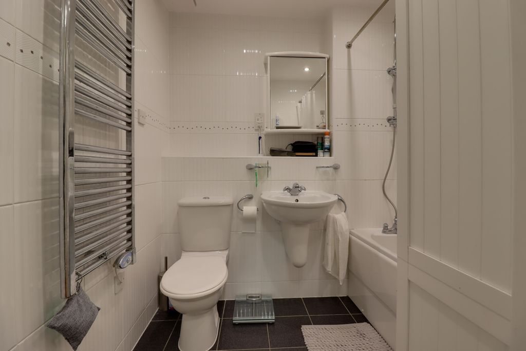 Additional image 11 of 2 bed flat for saleEsplanade House Esplanade, Porthcawl, Mid Glamorgan CF36