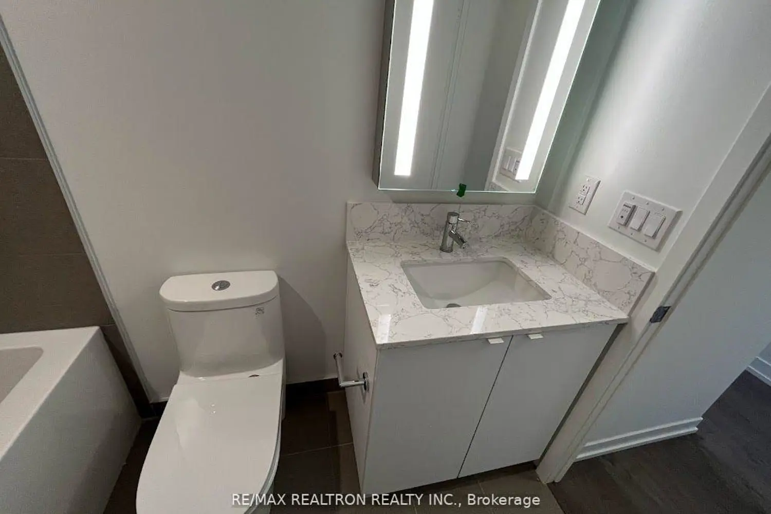 Additional image 16 of 270 Dufferin Street 619