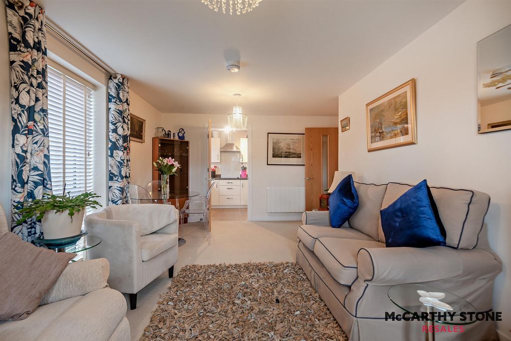 Additional image 5 of 2 bed flat for saleMonument Place, Endless Street, Salisbury SP1