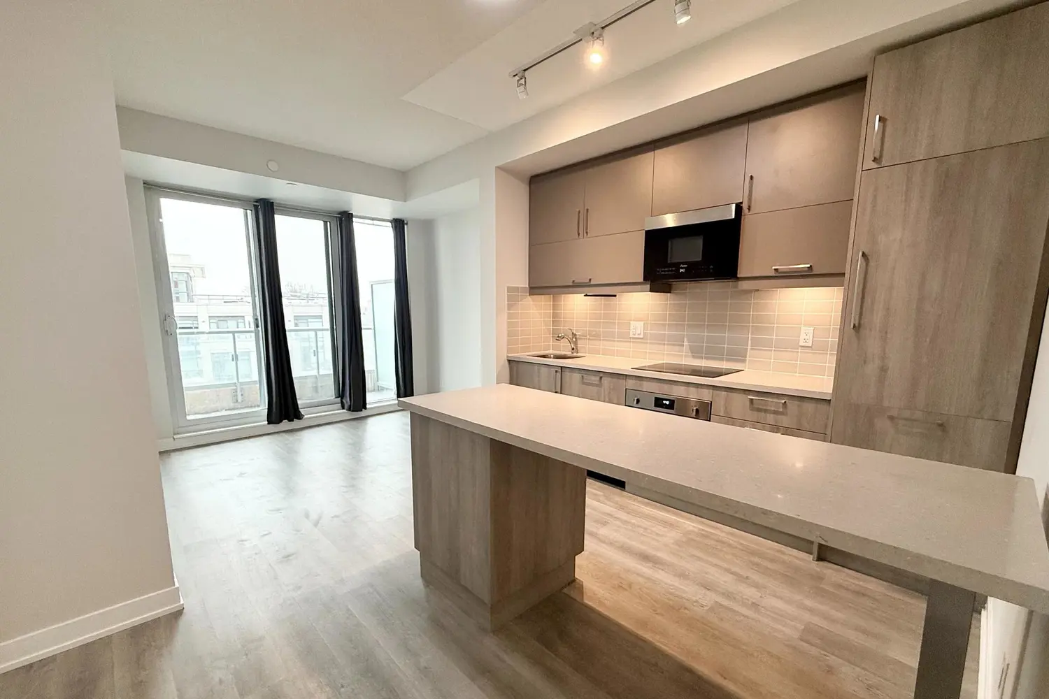 8119 Birchmount Road 1225 photo 2