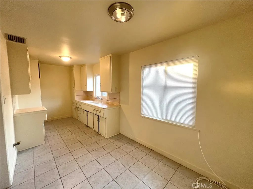Additional image 8 of 6345 Templeton Street Unit J, Huntington Park, CA 90255