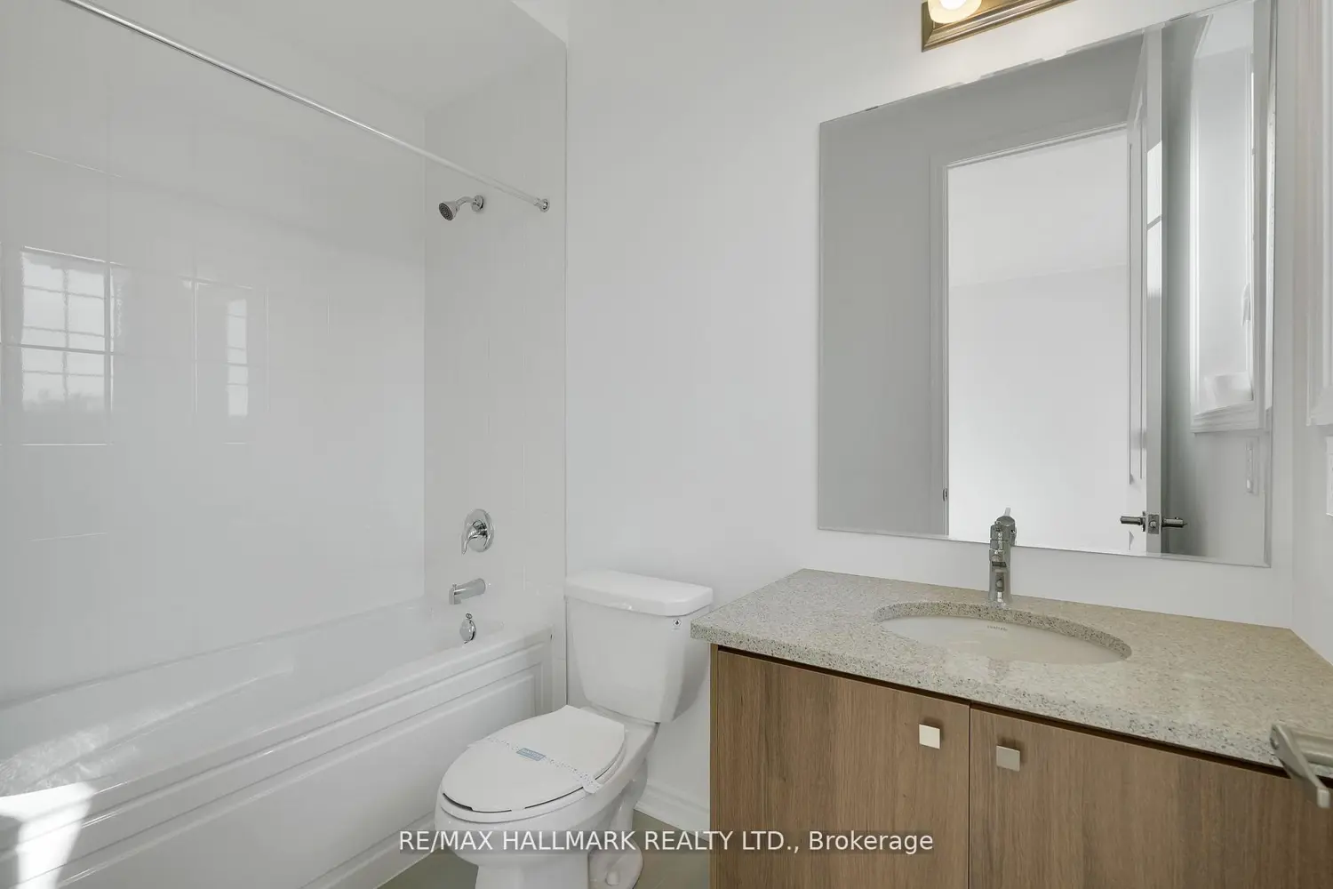 Additional image 13 of 626 Newlove Street