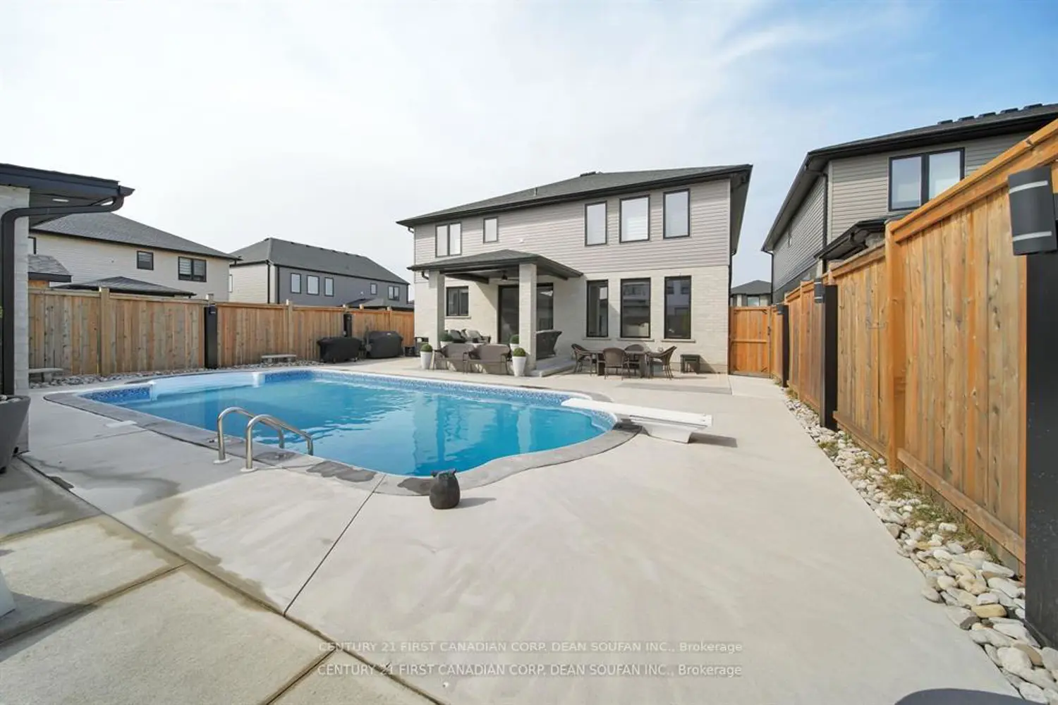 3475 Brushland Crescent photo 5