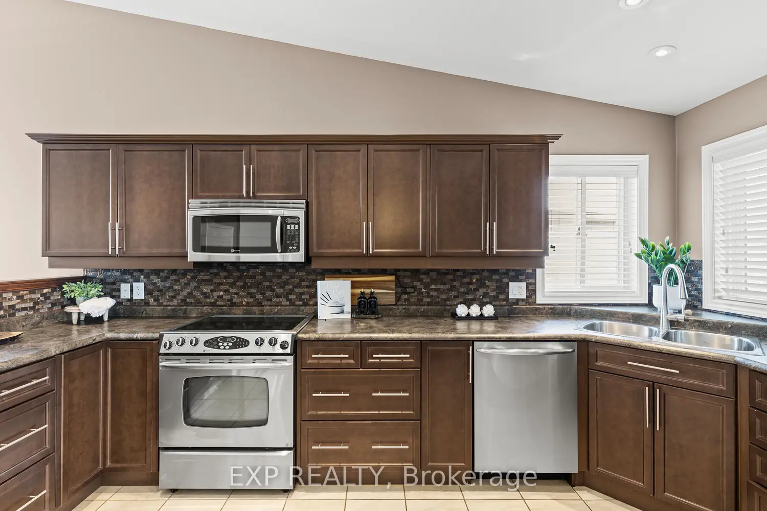 Additional image 9 of 6296 Parkside Road