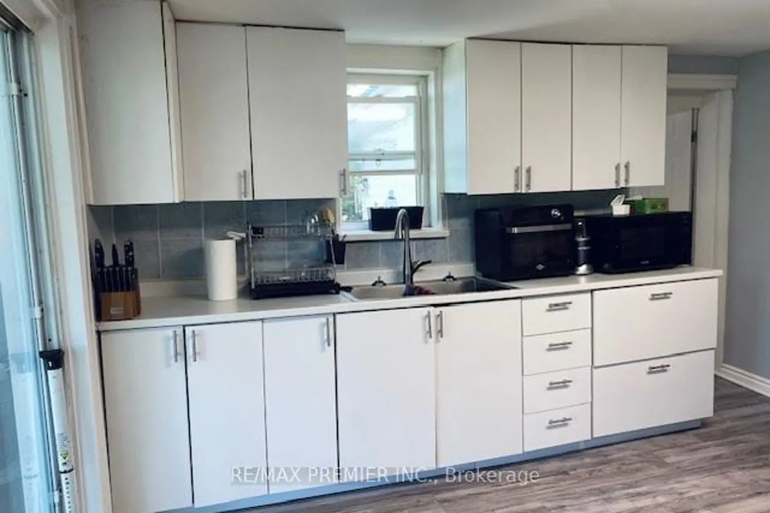 Additional image 6 of 2462 Rundle Road