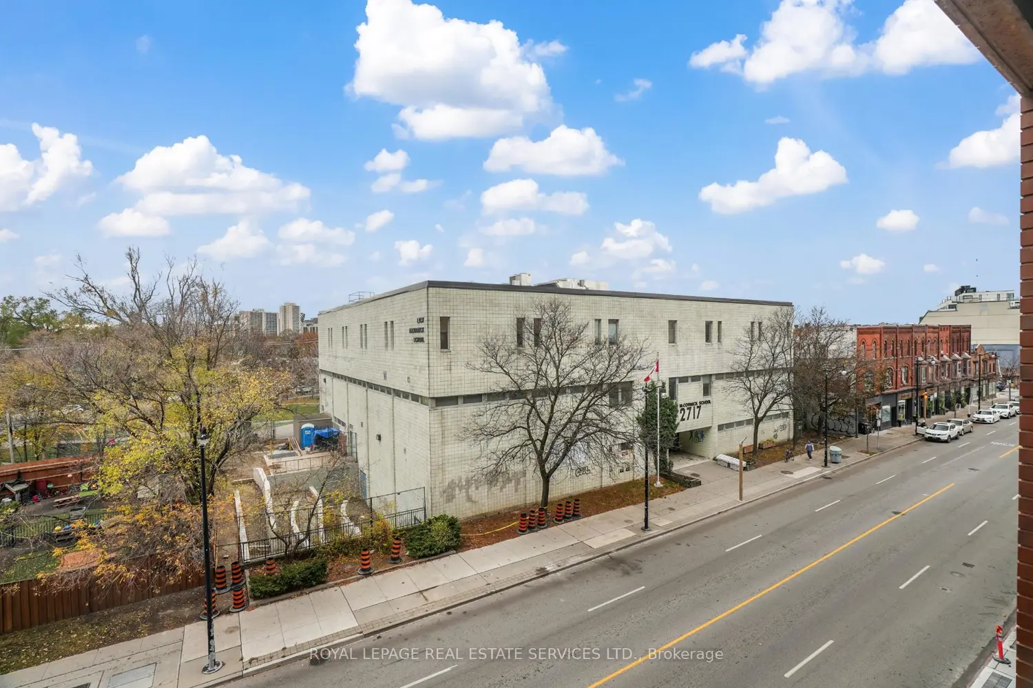 Additional image 14 of 2720 Dundas Street 302
