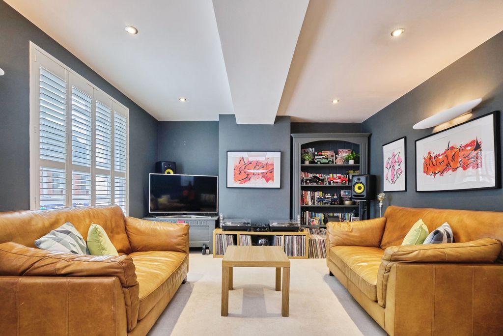 Additional image 7 of 2 bed flat for saleTamworth Street, Lichfield, Staffordshire WS13