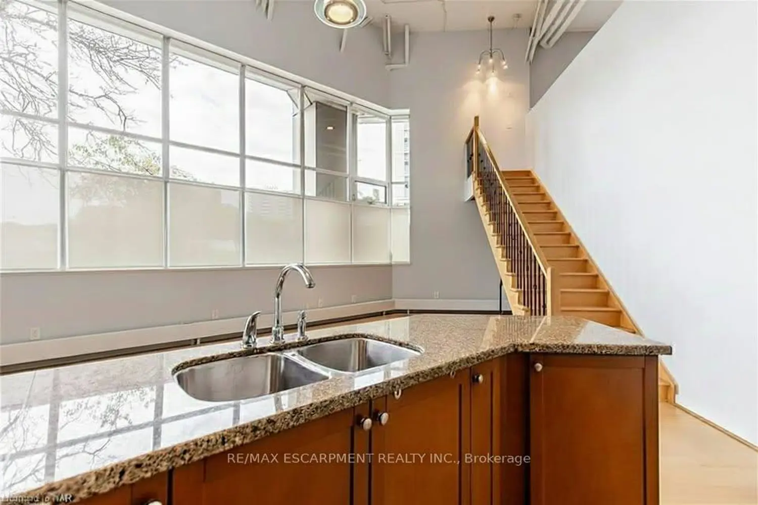 Additional image 10 of 66 Bay Street #106