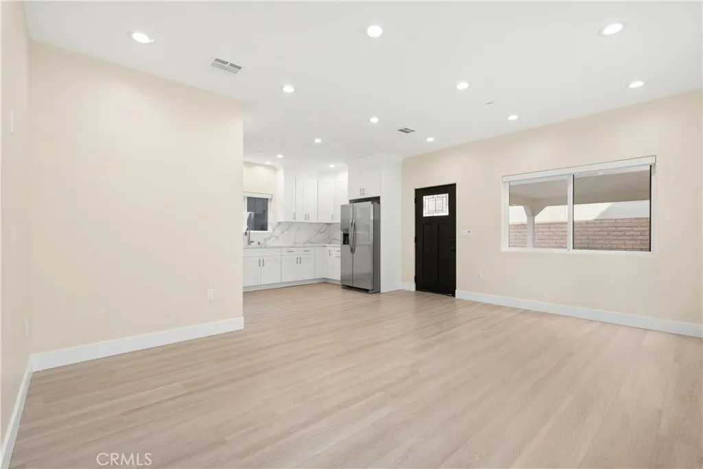 Additional image 2 of 19955 Lassen Street, Chatsworth, CA 91311