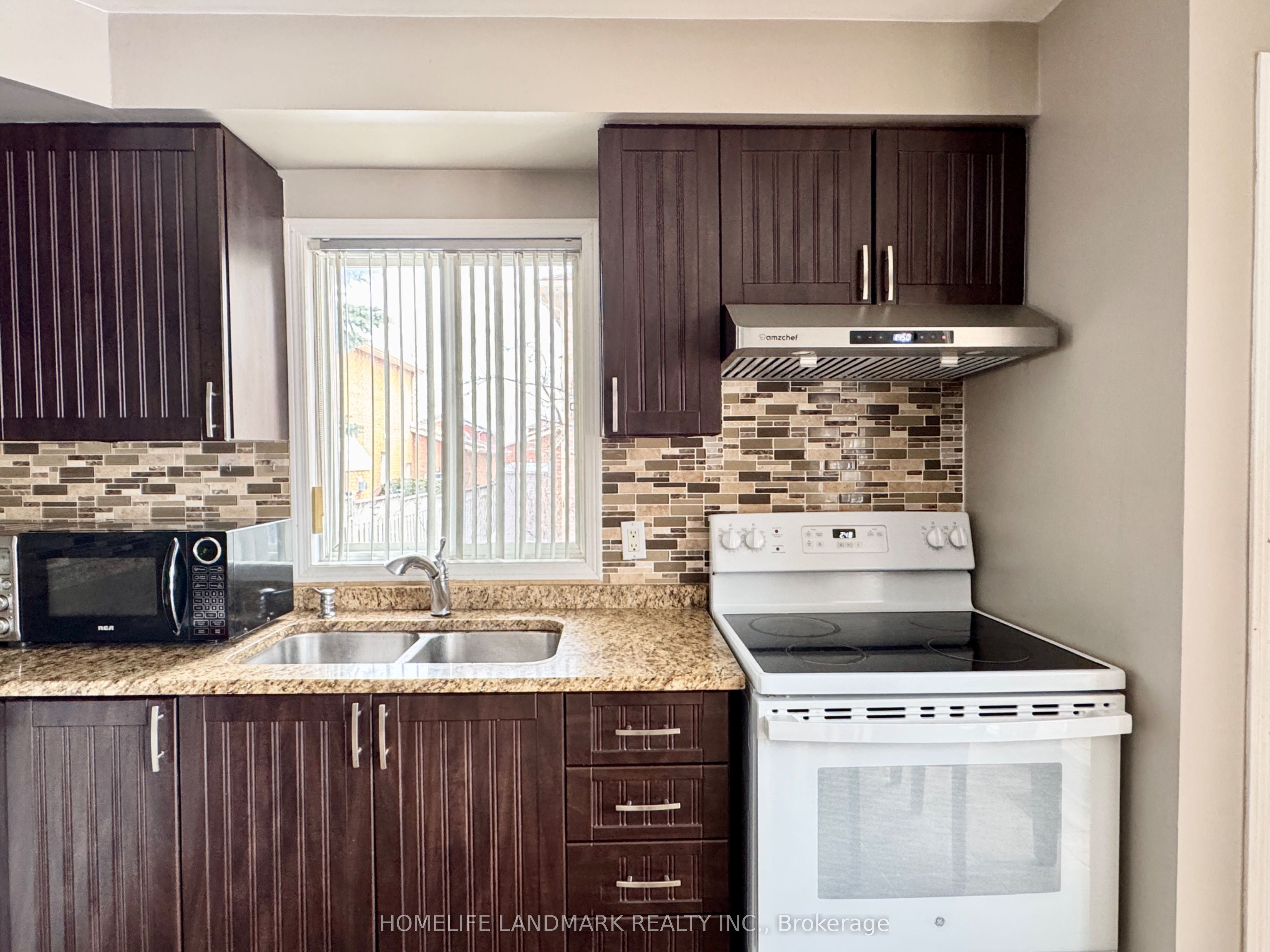 Additional image 4 of 32 Simmons Crescent, Barrie, ON, L4N 7T7