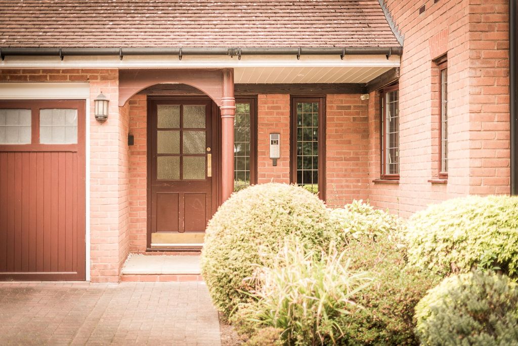 Additional image 6 of 2 bed flat for saleSt. Johns Hill, Shenstone, Lichfield WS14