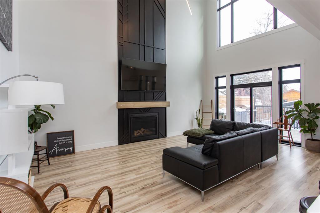 5007 35 Street, Sylvan Lake, AB, T4S 1B1