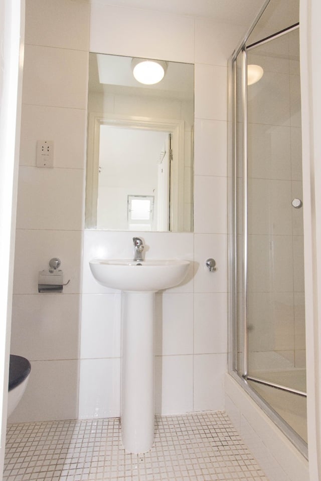 Additional image 5 of Studio Flat, Bride Street, N7, N1 7GU