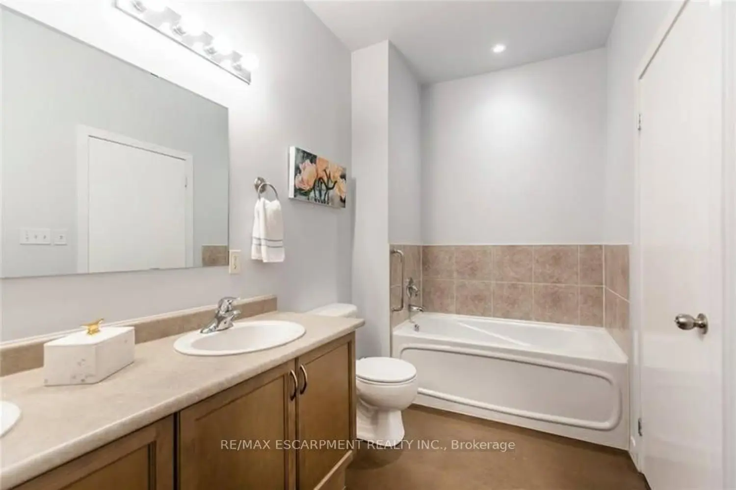 Additional image 15 of 66 Bay Street #106