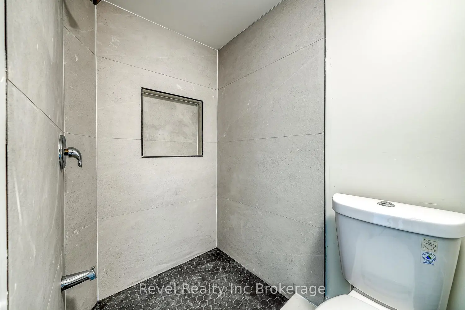 Additional image 10 of 241 Charles Street