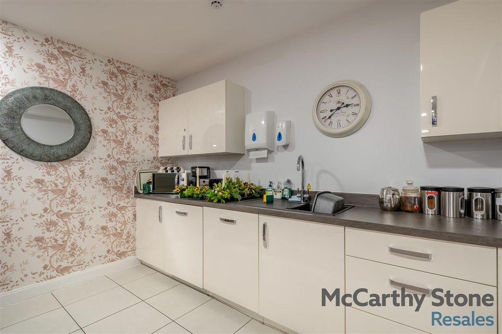 Additional image 20 of 2 bed flat for saleSummerfield Place, Wenlock Road, Shrewsbury SY2