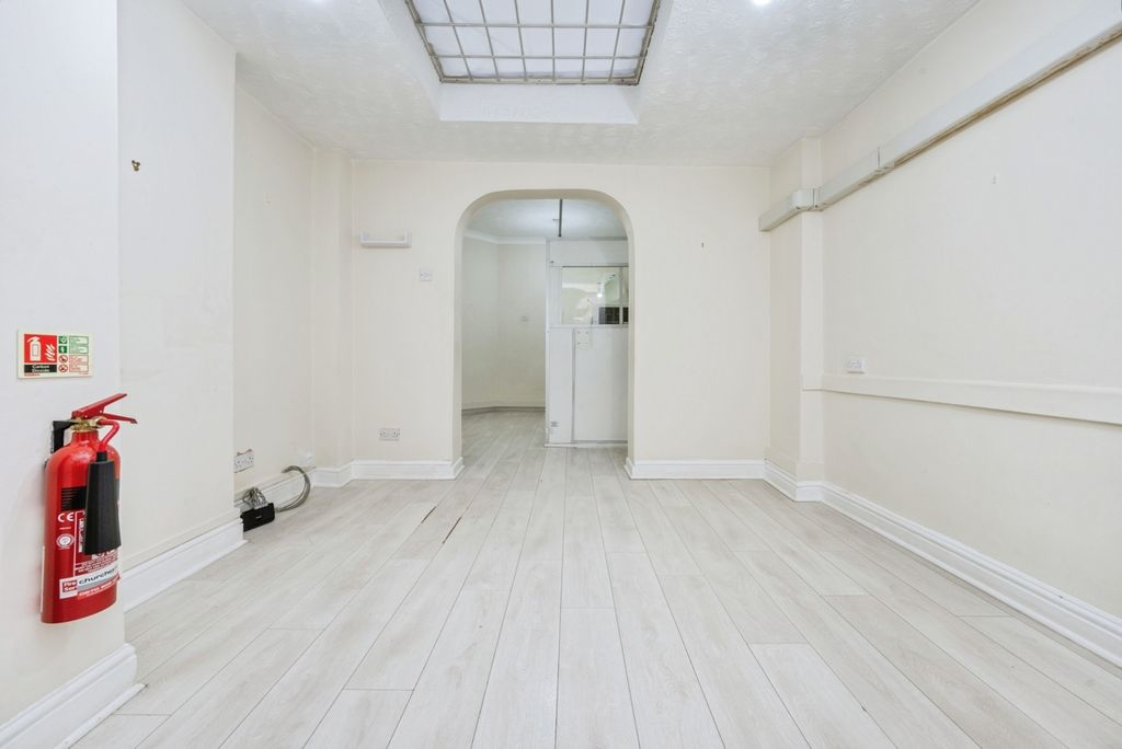 Additional image 20 of Studio for saleMidland Road, Bedford, Bedfordshire MK40
