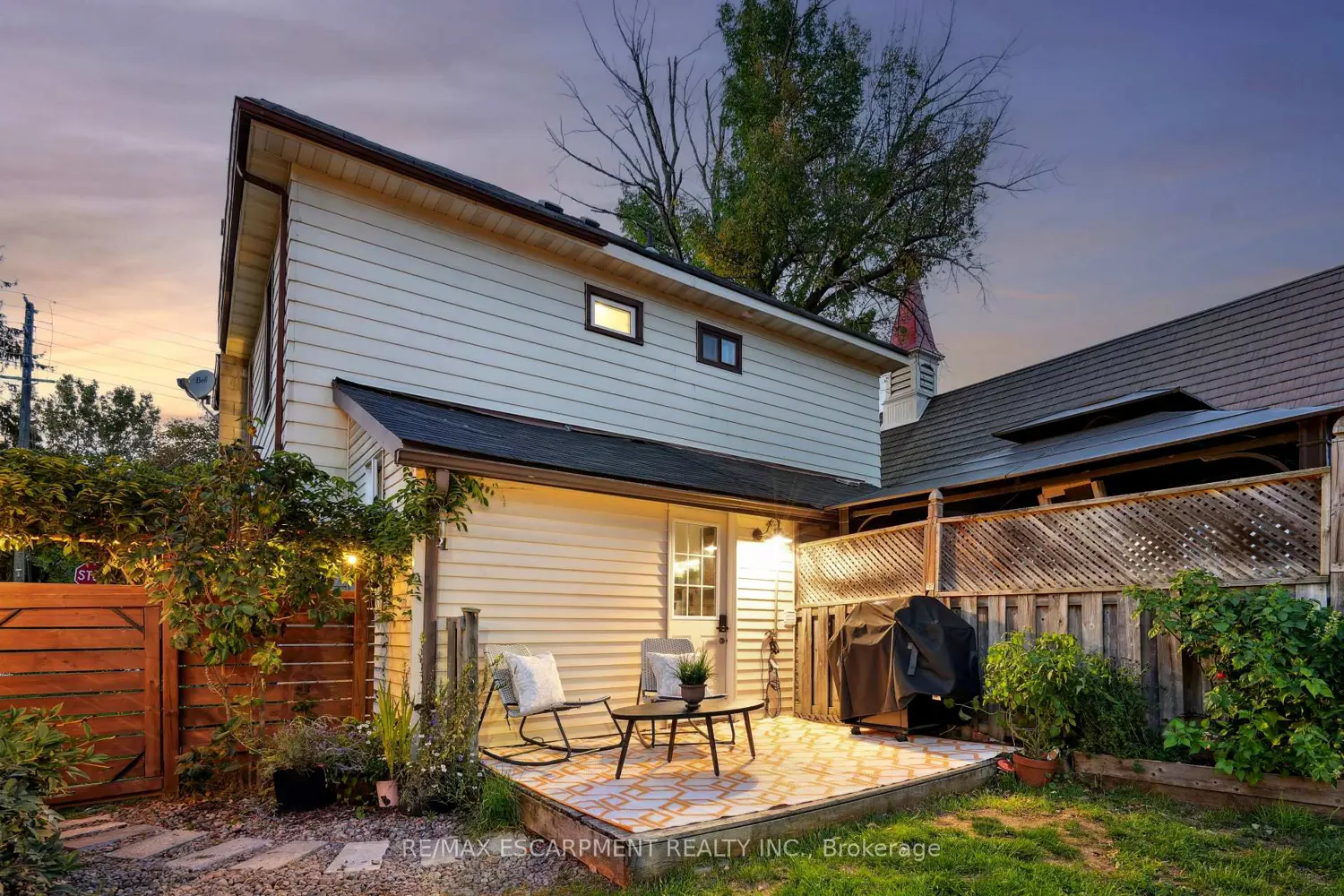 Additional image 19 of 2055 Embleton Road