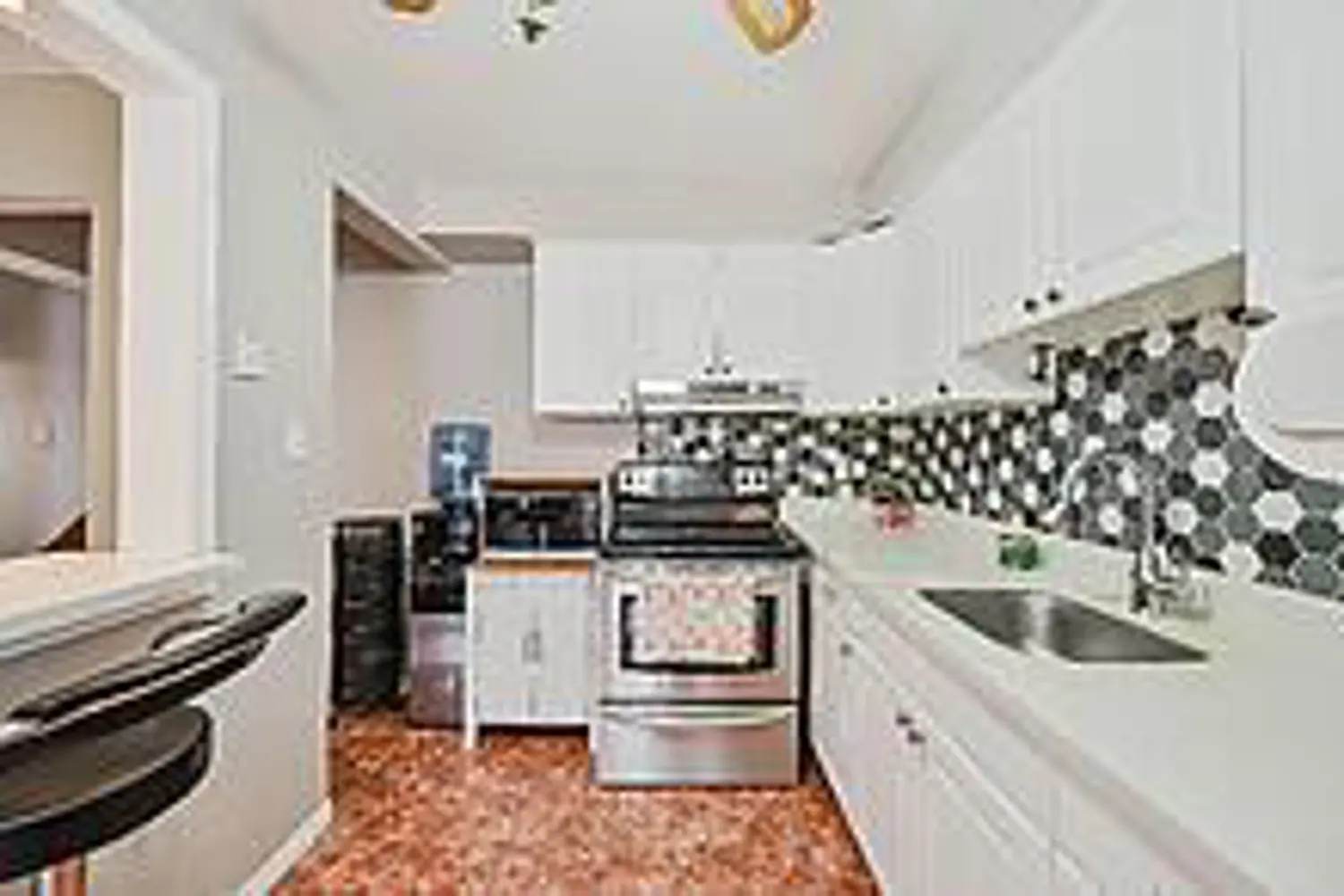 Additional image 5 of 7560 Goreway Drive 27