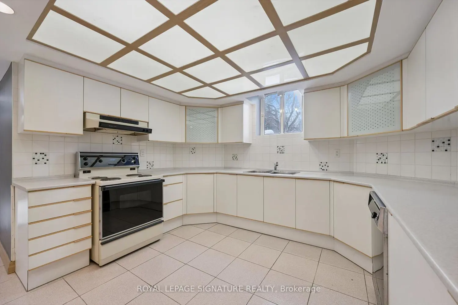 Additional image 12 of 28 Manswood Crescent