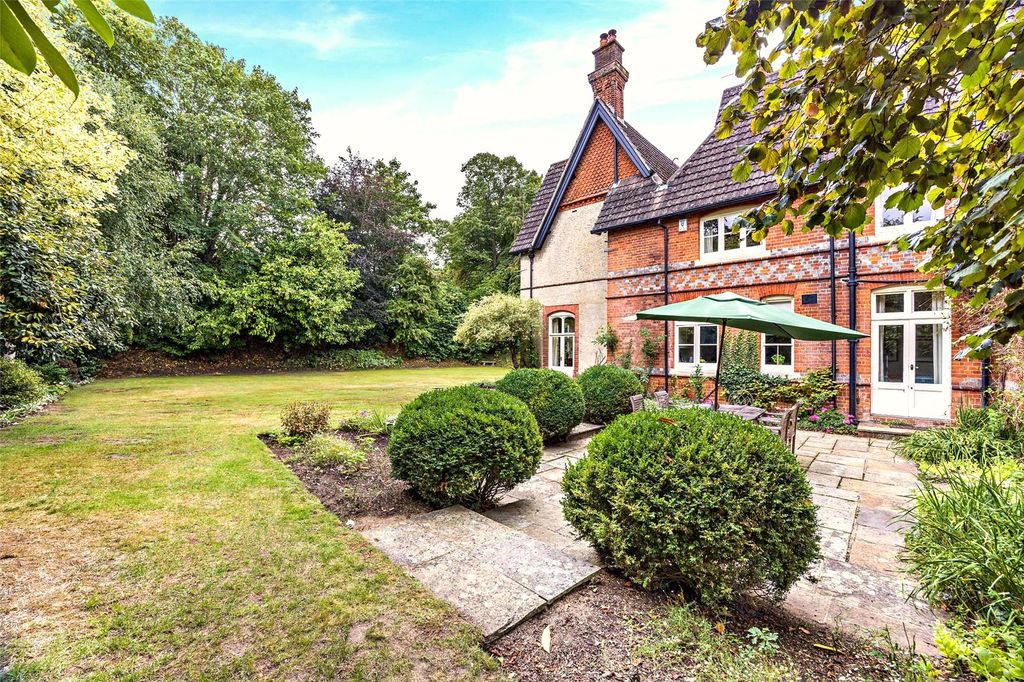Additional image 21 of 6 bed detached house for saleDonnington, Newbury, Berkshire RG14